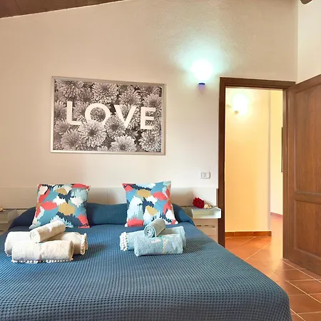 Appartement Sleeps 6 - Pool, Parking & Wifi - By Coral *