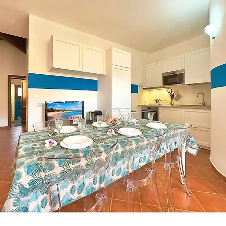 Sleeps 6 - Pool, Parking & Wifi - By Coral Appartement