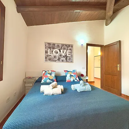 Sleeps 6 - Pool, Parking & Wifi - By Coral Appartement *