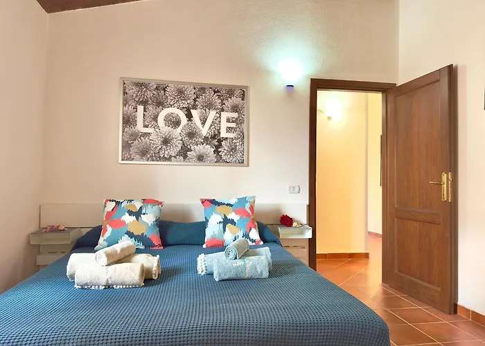 Appartement Sleeps 6 - Pool, Parking & Wifi - By Coral *
