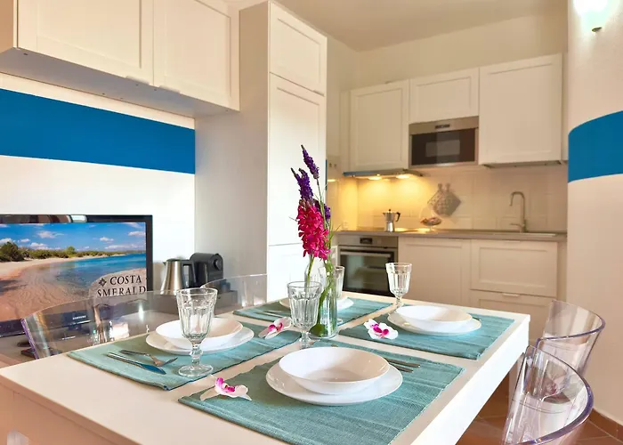 Appartement Sleeps 6 - Pool, Parking & Wifi - By Coral *