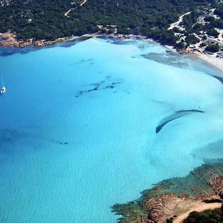 Sleeps 6 - Pool, Parking & Wifi - By Coral Porto Cervo