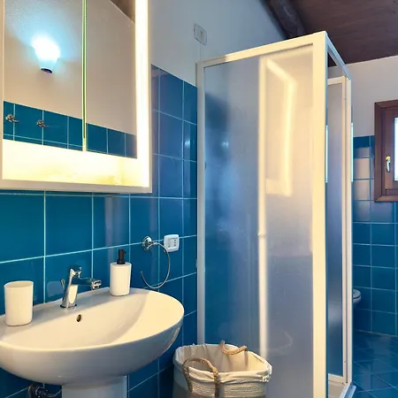 Sleeps 6 - Pool, Parking & Wifi - By Coral * Porto Cervo