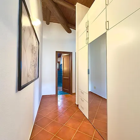Sleeps 6 - Pool, Parking & Wifi - By Coral Porto Cervo
