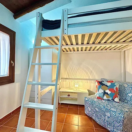 Sleeps 6 - Pool, Parking & Wifi - By Coral * Porto Cervo